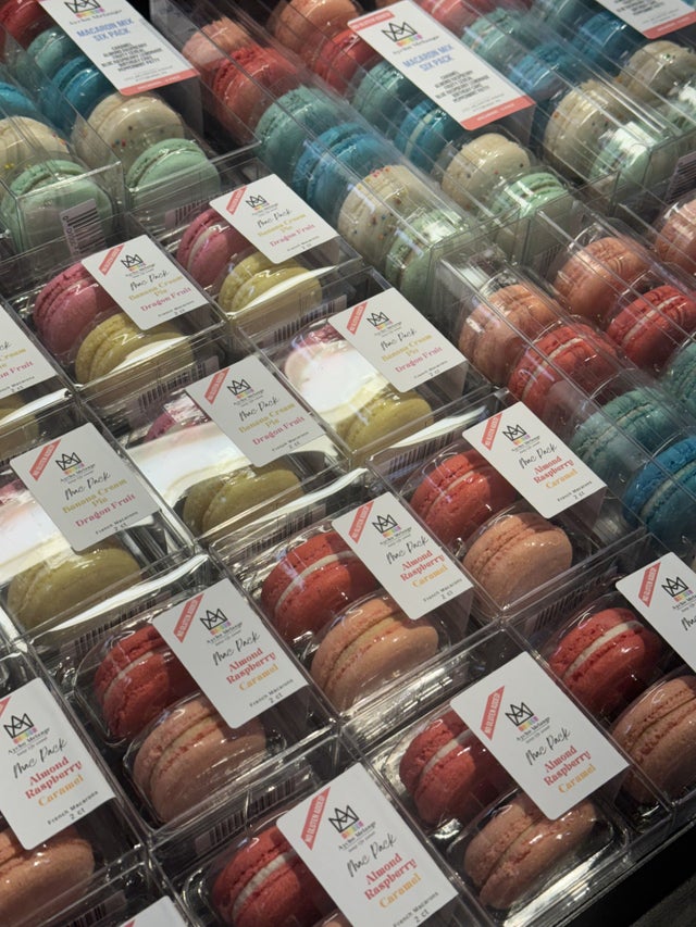 macaron MADORABAGpinksprinkles.jpg?v=